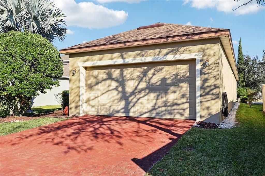 En Venta: $443,000 (4 camas, 2 baños, 1981 Pies cuadrados)