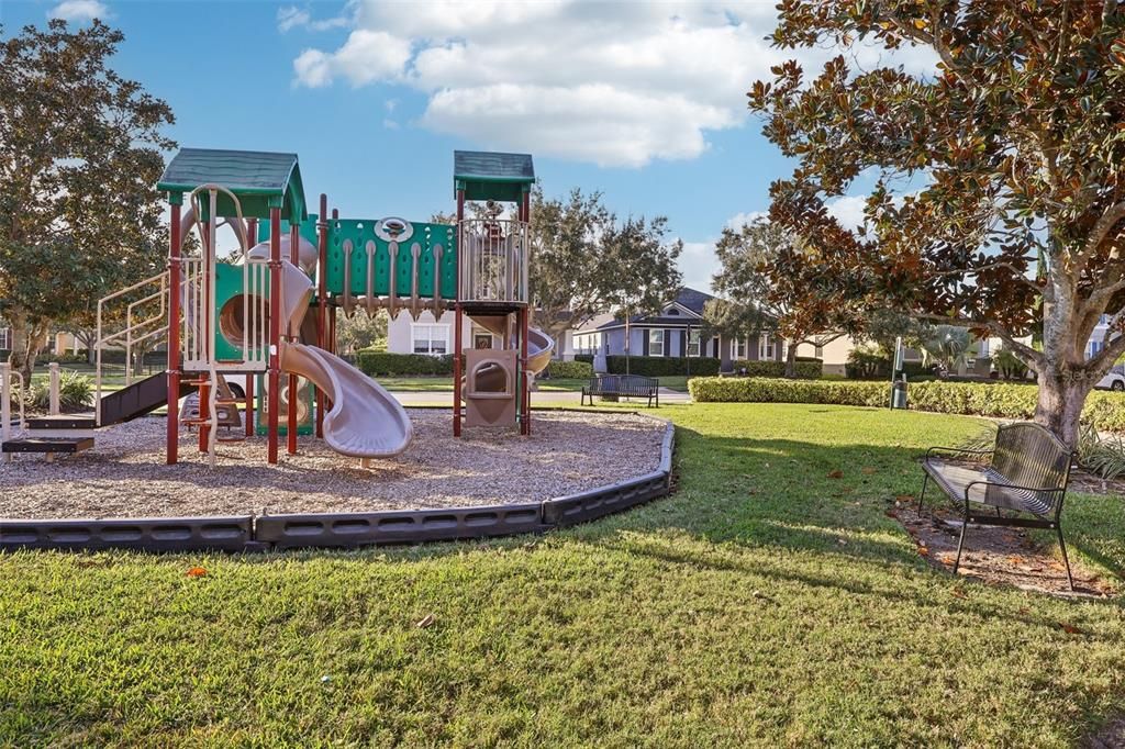 En Venta: $443,000 (4 camas, 2 baños, 1981 Pies cuadrados)