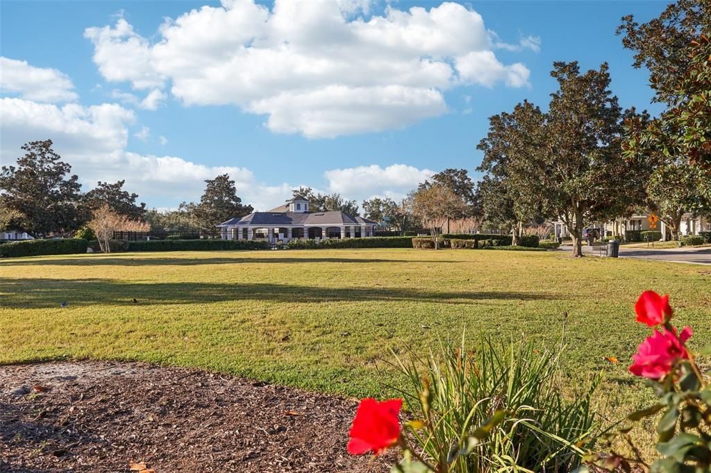 En Venta: $443,000 (4 camas, 2 baños, 1981 Pies cuadrados)