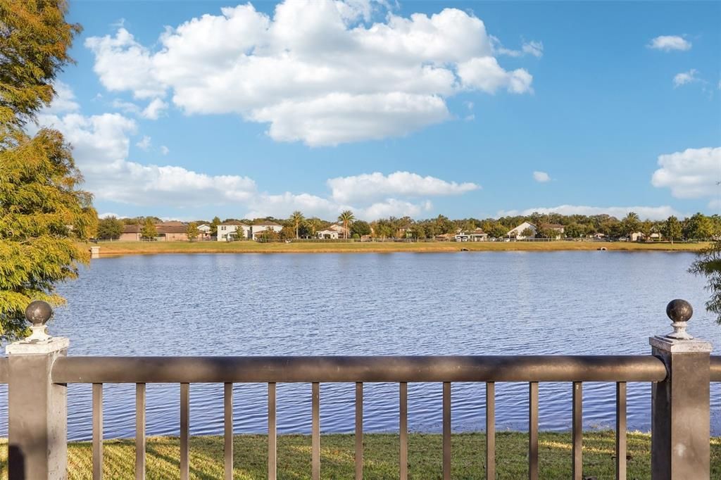 En Venta: $443,000 (4 camas, 2 baños, 1981 Pies cuadrados)