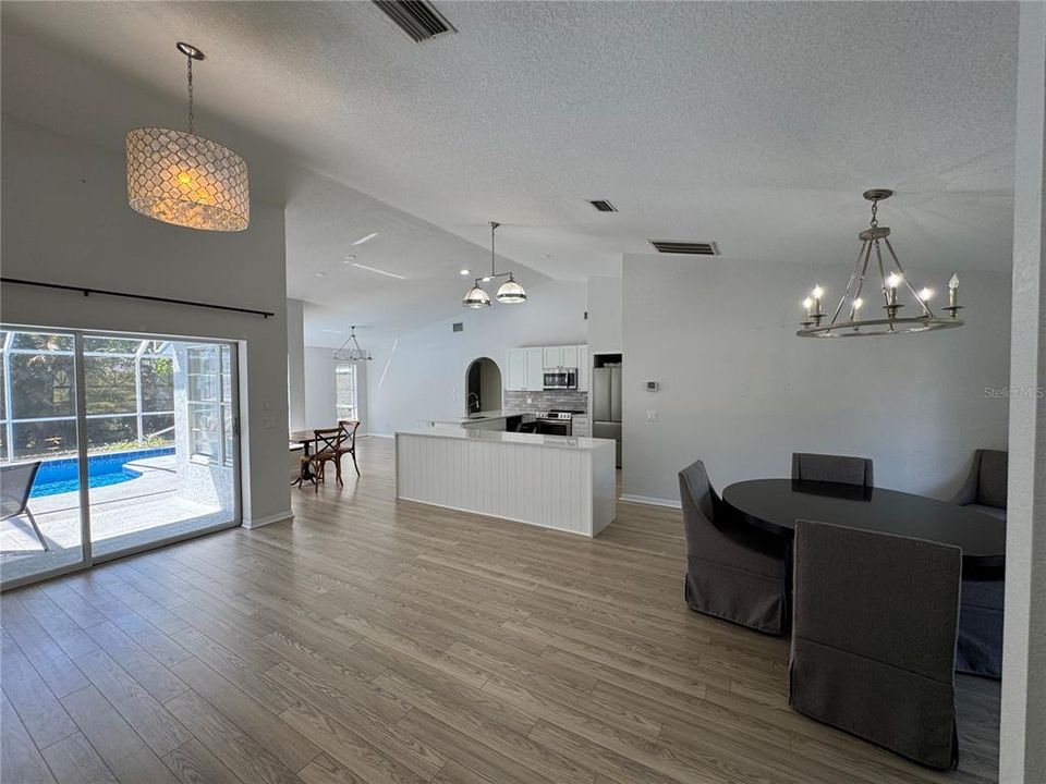 For Rent: $2,400 (3 beds, 2 baths, 1806 Square Feet)