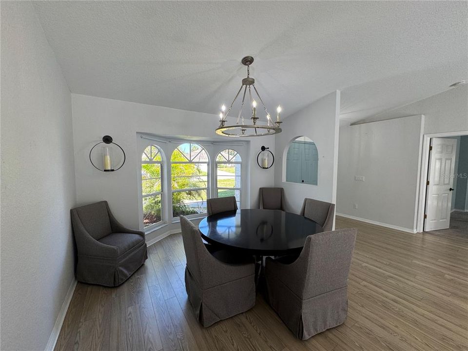 For Rent: $2,400 (3 beds, 2 baths, 1806 Square Feet)