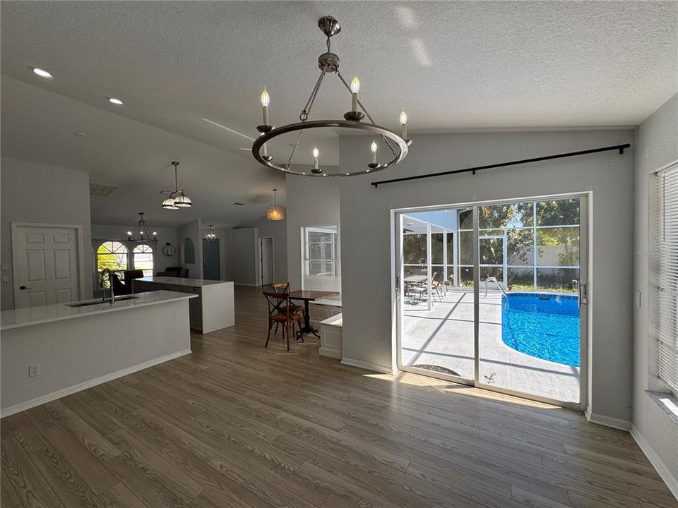 For Rent: $2,400 (3 beds, 2 baths, 1806 Square Feet)