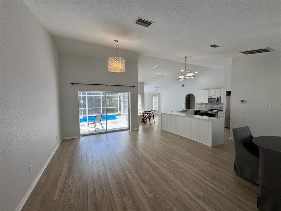 For Rent: $2,400 (3 beds, 2 baths, 1806 Square Feet)