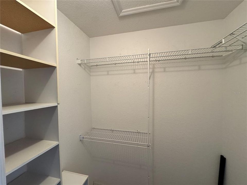 For Rent: $2,400 (3 beds, 2 baths, 1806 Square Feet)