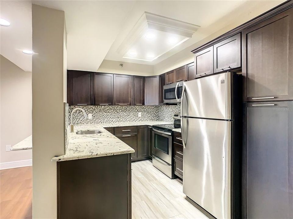 В аренду: $2,100 (2 спален, 2 ванн, 1075 Квадратных фут)