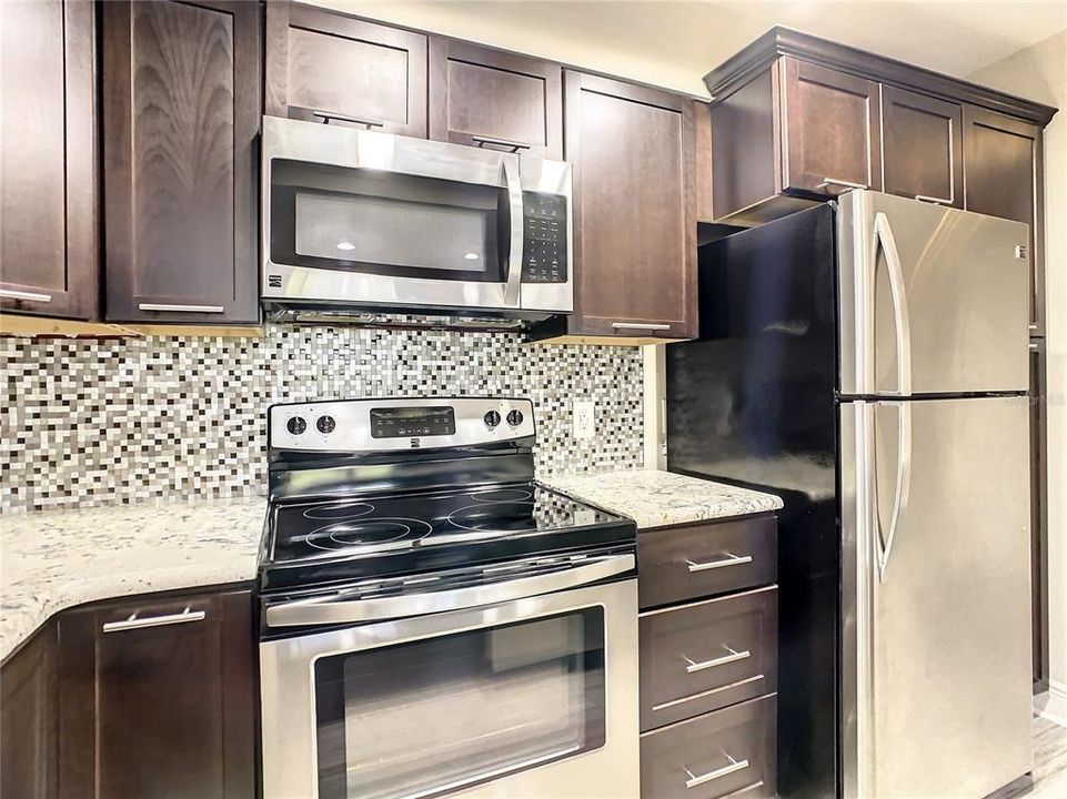 В аренду: $2,100 (2 спален, 2 ванн, 1075 Квадратных фут)