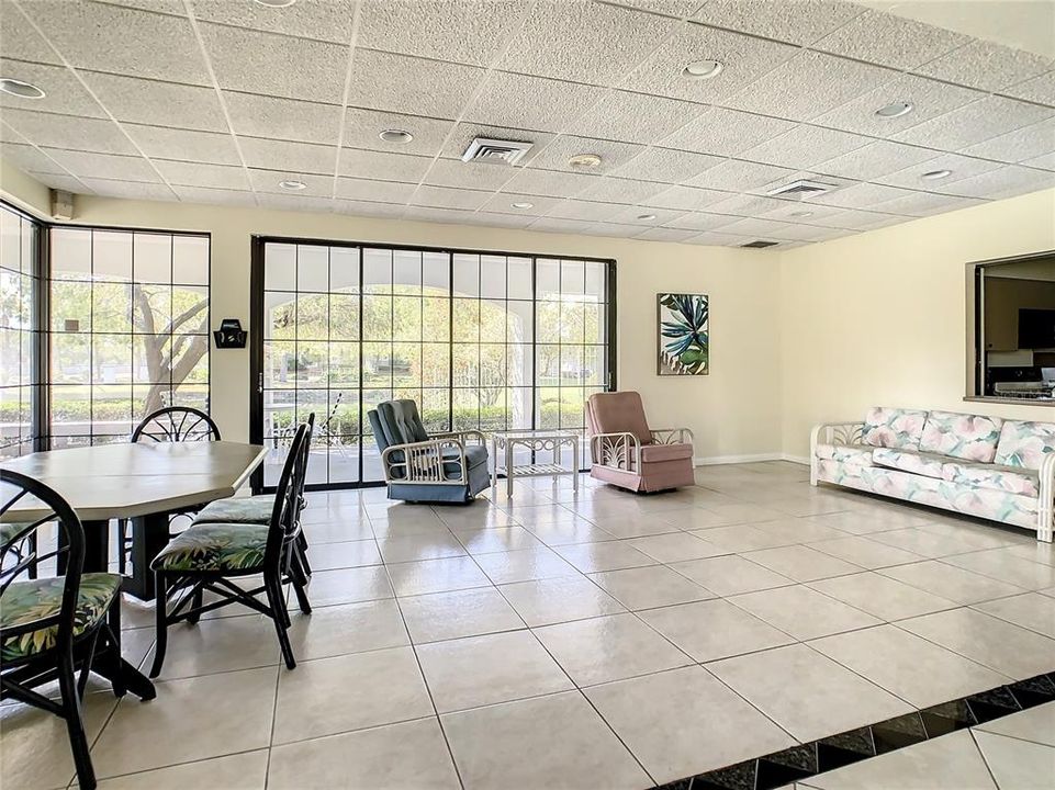 В аренду: $2,100 (2 спален, 2 ванн, 1075 Квадратных фут)