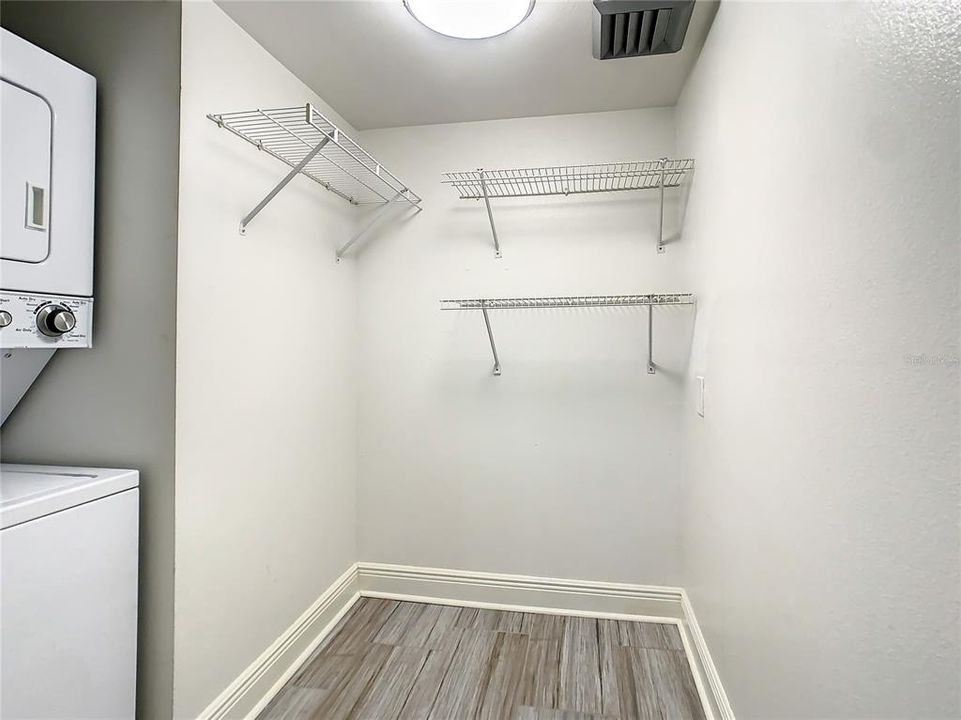 В аренду: $2,100 (2 спален, 2 ванн, 1075 Квадратных фут)