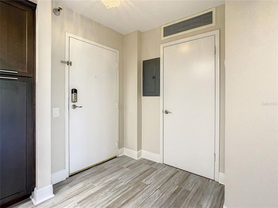 В аренду: $2,100 (2 спален, 2 ванн, 1075 Квадратных фут)