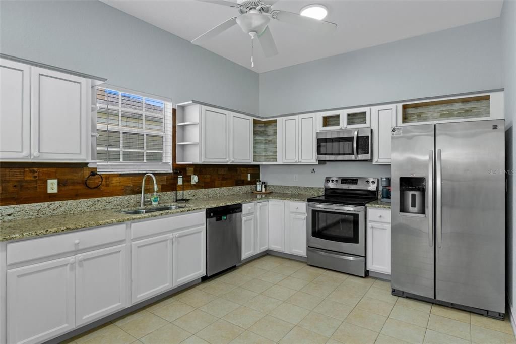 For Sale: $349,900 (3 beds, 2 baths, 1680 Square Feet)