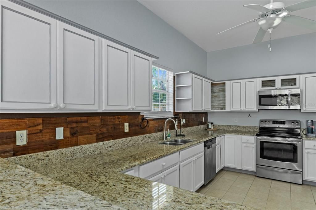 For Sale: $349,900 (3 beds, 2 baths, 1680 Square Feet)