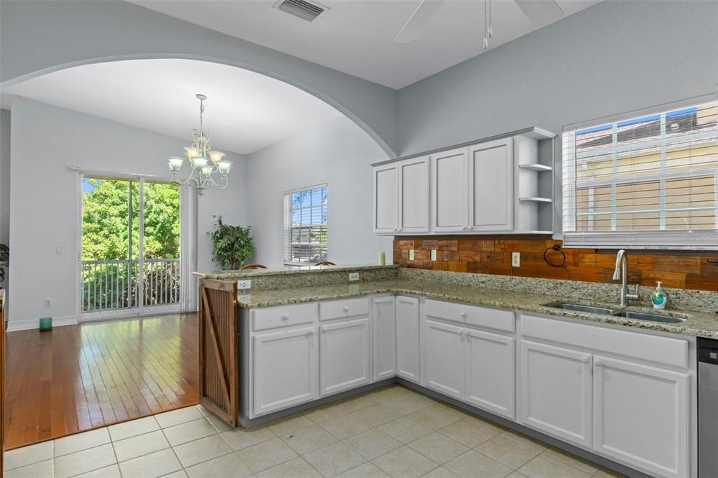 For Sale: $349,900 (3 beds, 2 baths, 1680 Square Feet)