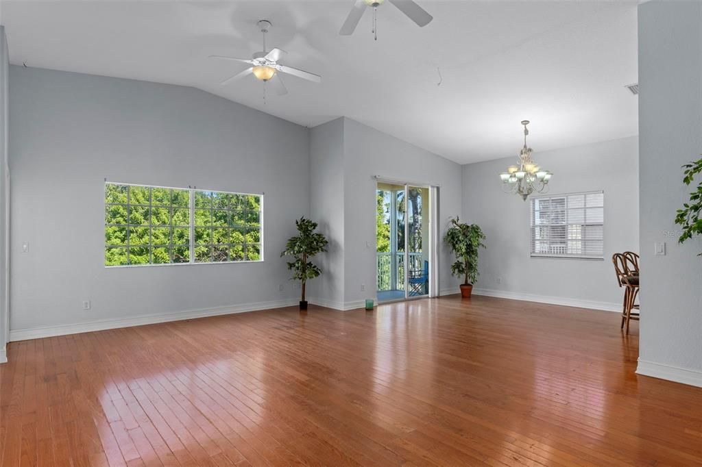 For Sale: $349,900 (3 beds, 2 baths, 1680 Square Feet)