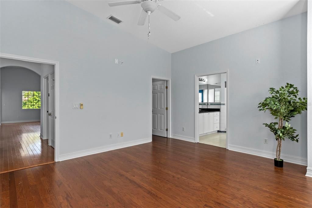 For Sale: $349,900 (3 beds, 2 baths, 1680 Square Feet)