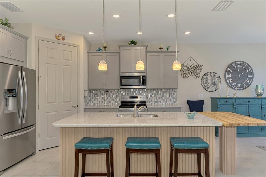 En Venta: $474,700 (4 camas, 2 baños, 2202 Pies cuadrados)