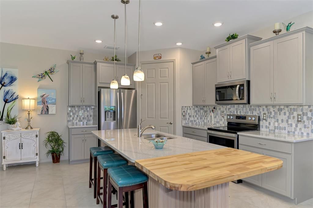 En Venta: $474,700 (4 camas, 2 baños, 2202 Pies cuadrados)