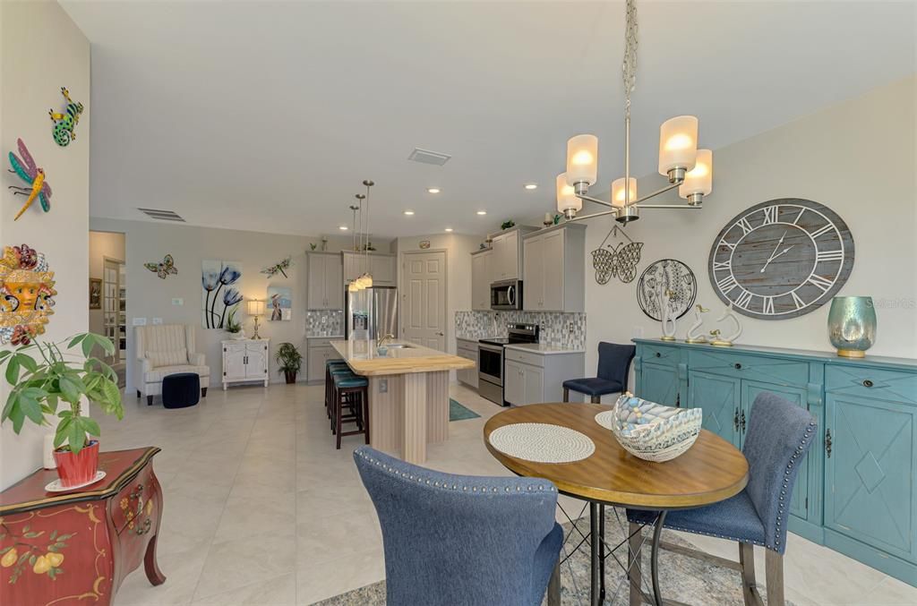 En Venta: $474,700 (4 camas, 2 baños, 2202 Pies cuadrados)