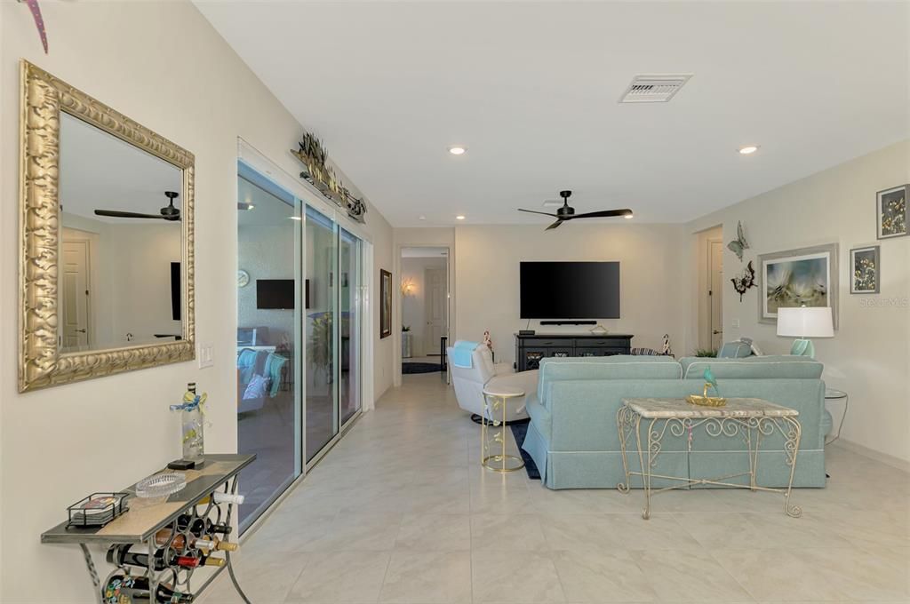 En Venta: $474,700 (4 camas, 2 baños, 2202 Pies cuadrados)