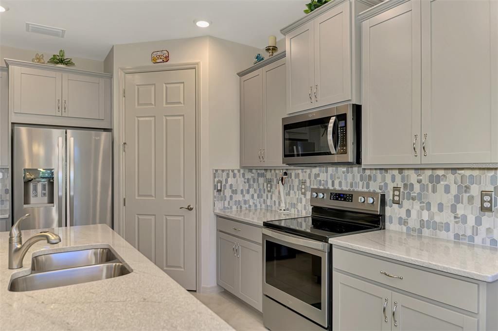 En Venta: $474,700 (4 camas, 2 baños, 2202 Pies cuadrados)