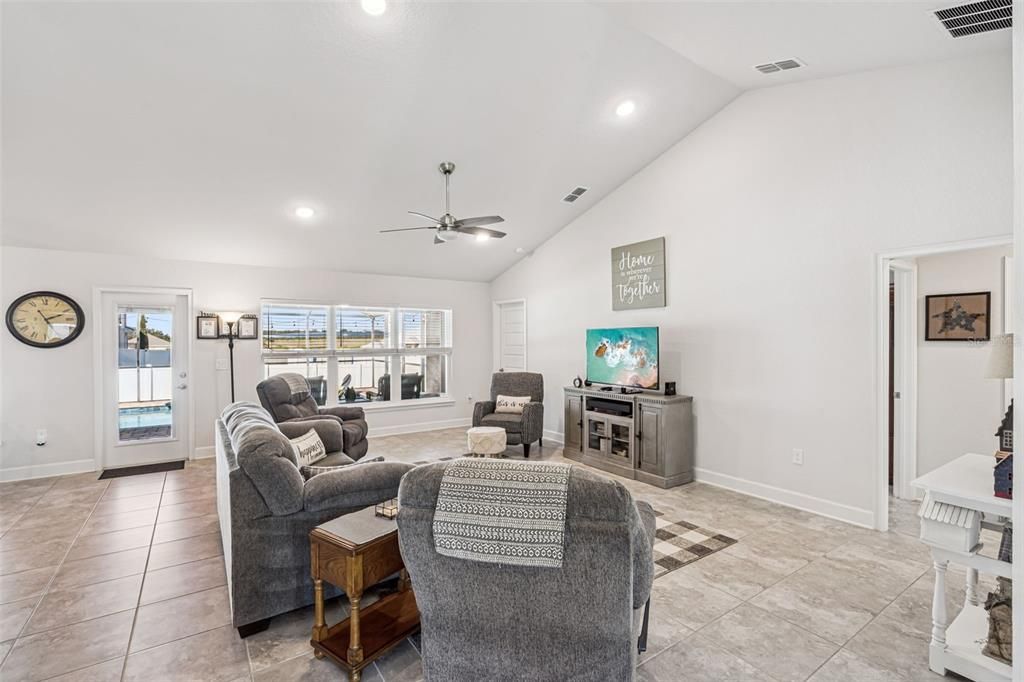 Active With Contract: $425,000 (4 beds, 2 baths, 2145 Square Feet)