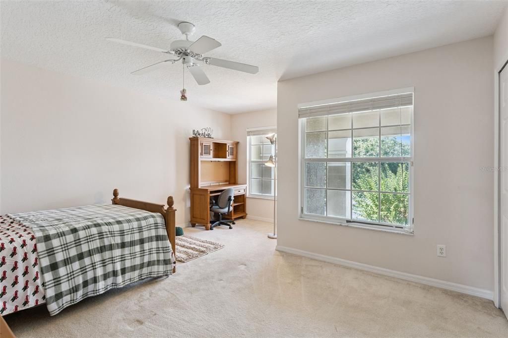 En Venta: $634,000 (5 camas, 2 baños, 3720 Pies cuadrados)