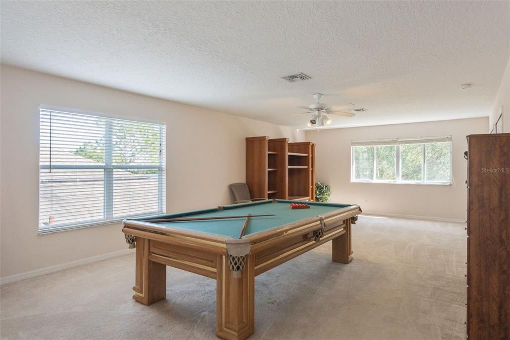 En Venta: $634,000 (5 camas, 2 baños, 3720 Pies cuadrados)