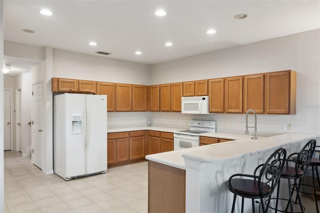 En Venta: $634,000 (5 camas, 2 baños, 3720 Pies cuadrados)