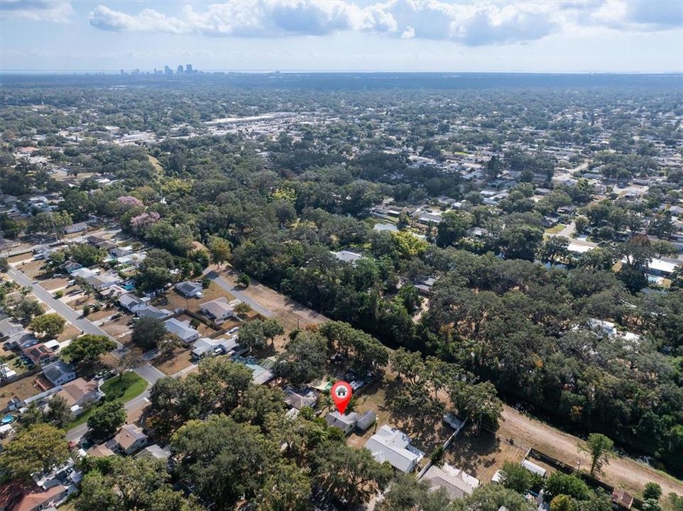 合同活跃: $199,000 (2 贝兹, 1 浴室, 724 平方英尺)