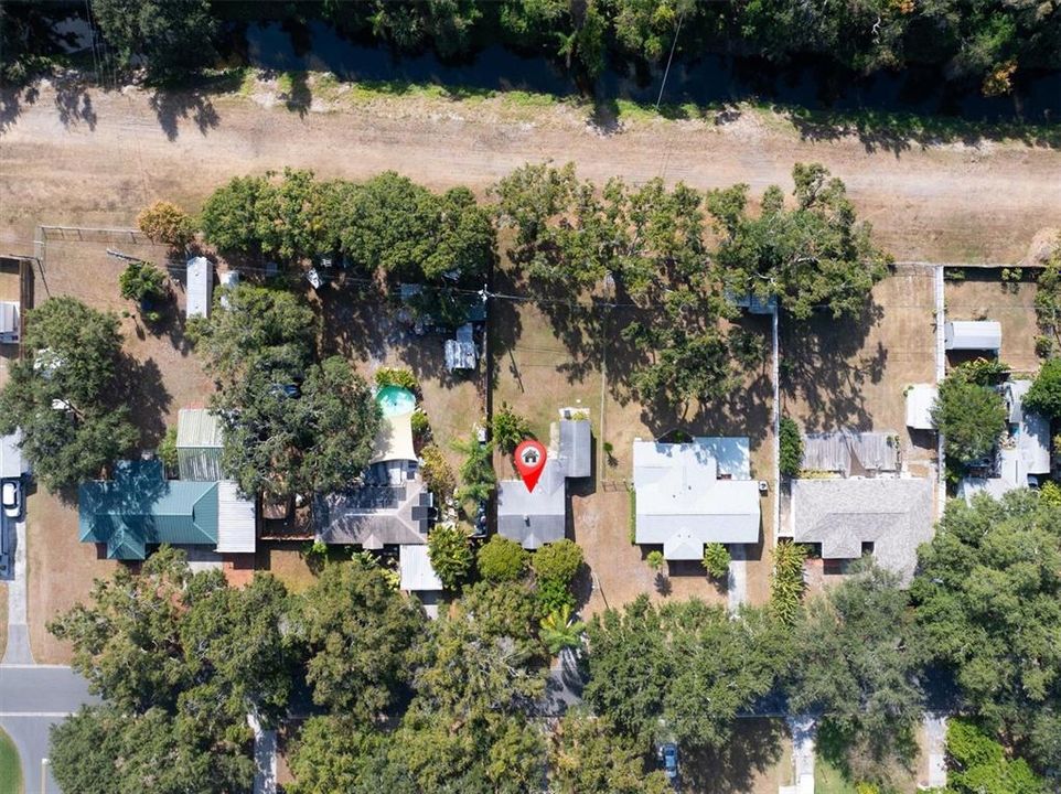 合同活跃: $199,000 (2 贝兹, 1 浴室, 724 平方英尺)