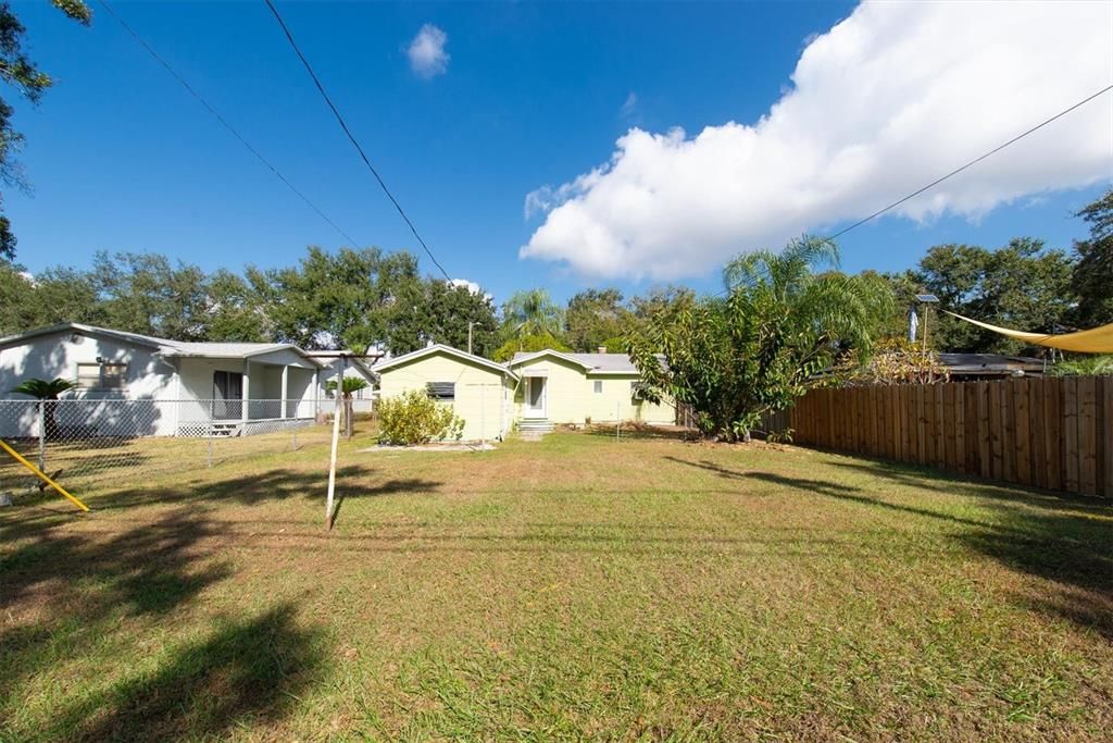 合同活跃: $199,000 (2 贝兹, 1 浴室, 724 平方英尺)