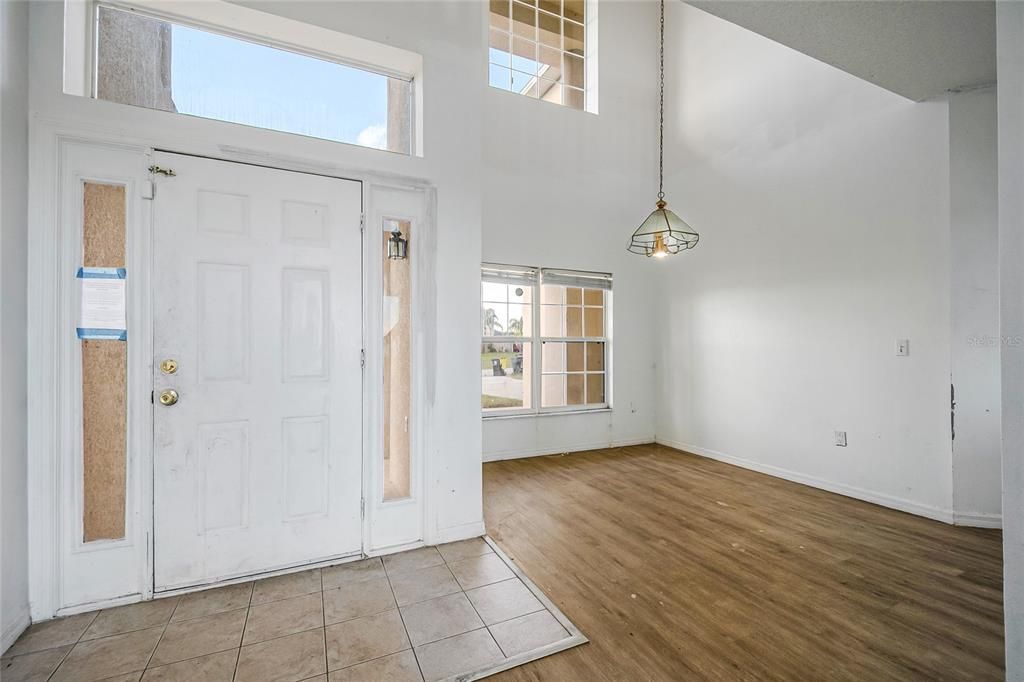 En Venta: $239,900 (4 camas, 3 baños, 2603 Pies cuadrados)