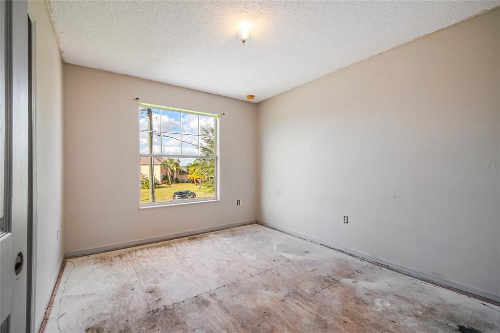 En Venta: $239,900 (4 camas, 3 baños, 2603 Pies cuadrados)