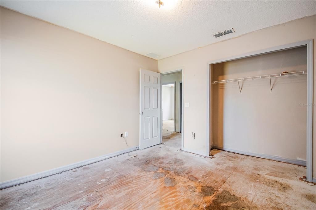 En Venta: $239,900 (4 camas, 3 baños, 2603 Pies cuadrados)