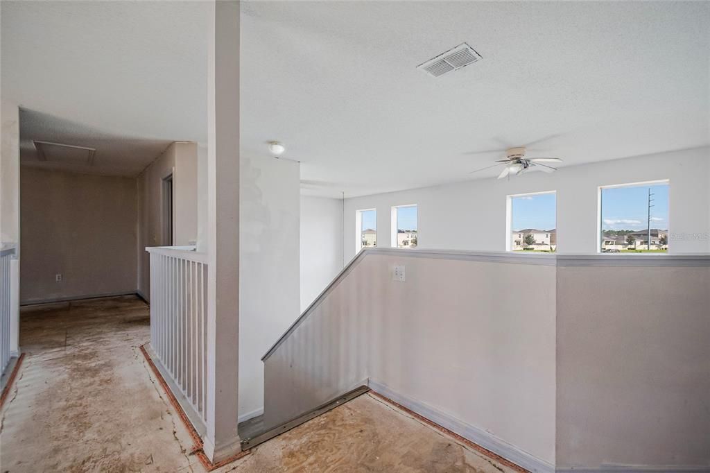 En Venta: $239,900 (4 camas, 3 baños, 2603 Pies cuadrados)