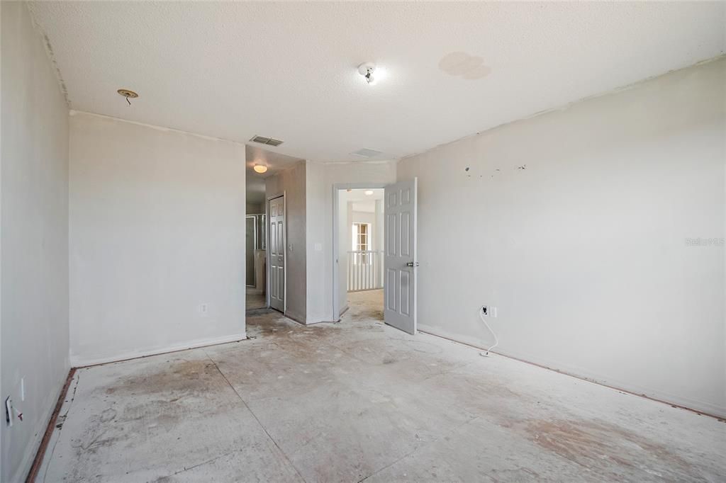 En Venta: $239,900 (4 camas, 3 baños, 2603 Pies cuadrados)