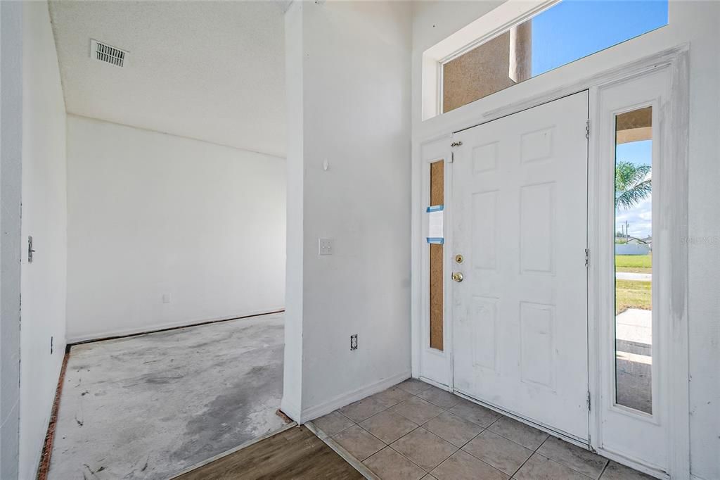 En Venta: $239,900 (4 camas, 3 baños, 2603 Pies cuadrados)