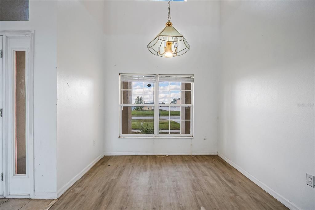 En Venta: $239,900 (4 camas, 3 baños, 2603 Pies cuadrados)