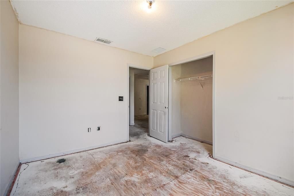 En Venta: $239,900 (4 camas, 3 baños, 2603 Pies cuadrados)