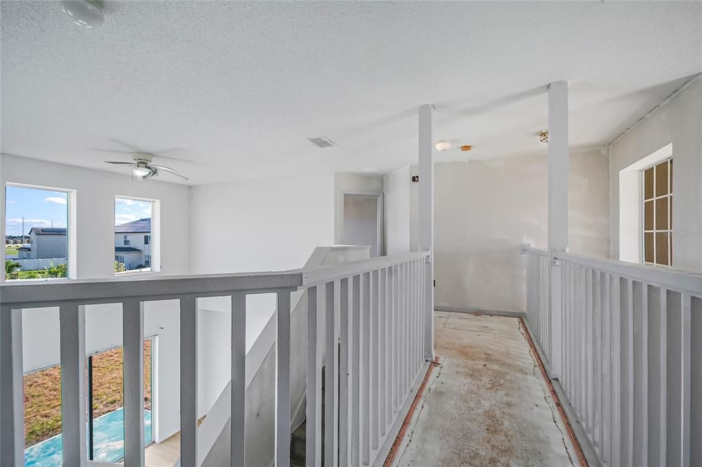 En Venta: $239,900 (4 camas, 3 baños, 2603 Pies cuadrados)