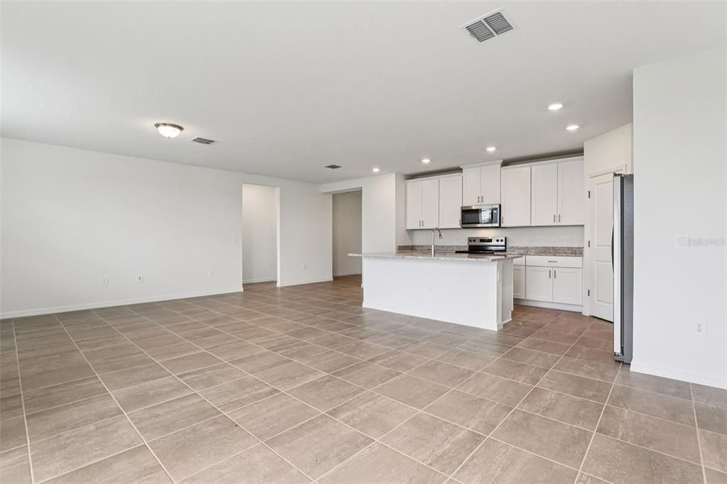 For Sale: $318,494 (4 beds, 2 baths, 1840 Square Feet)