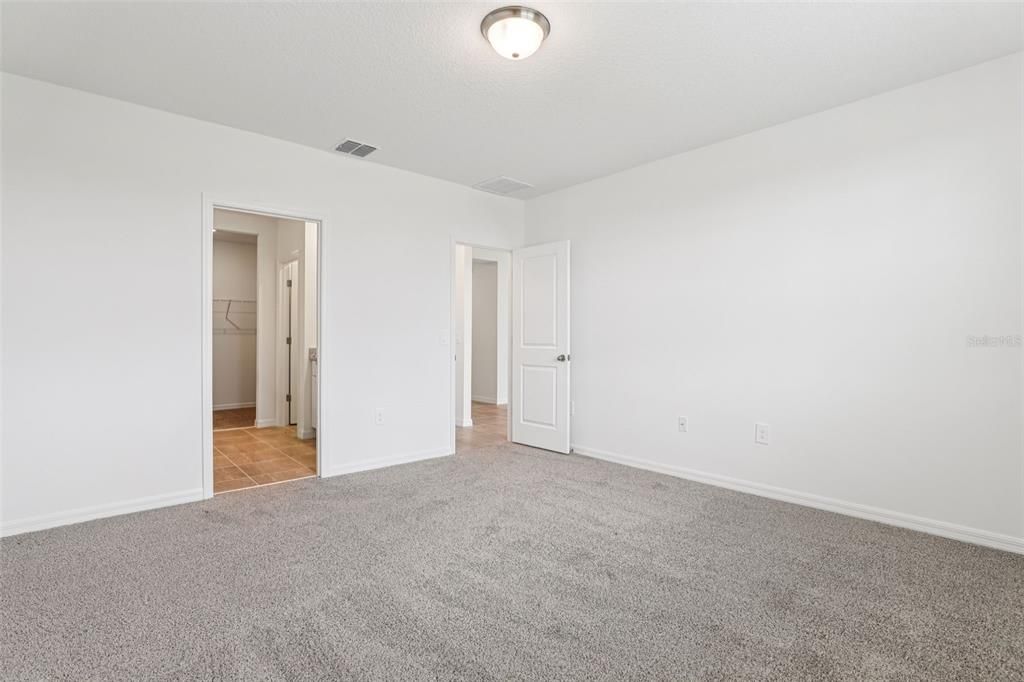 For Sale: $318,494 (4 beds, 2 baths, 1840 Square Feet)