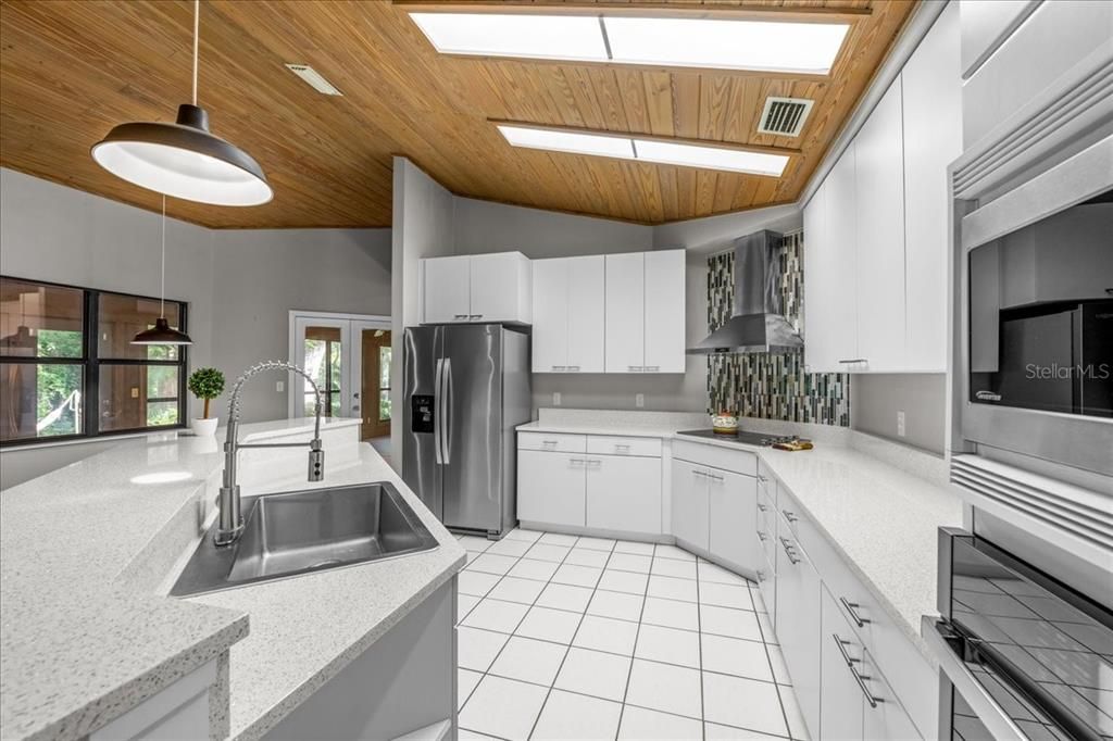 出租: $3,000 (4 贝兹, 3 浴室, 2986 平方英尺)