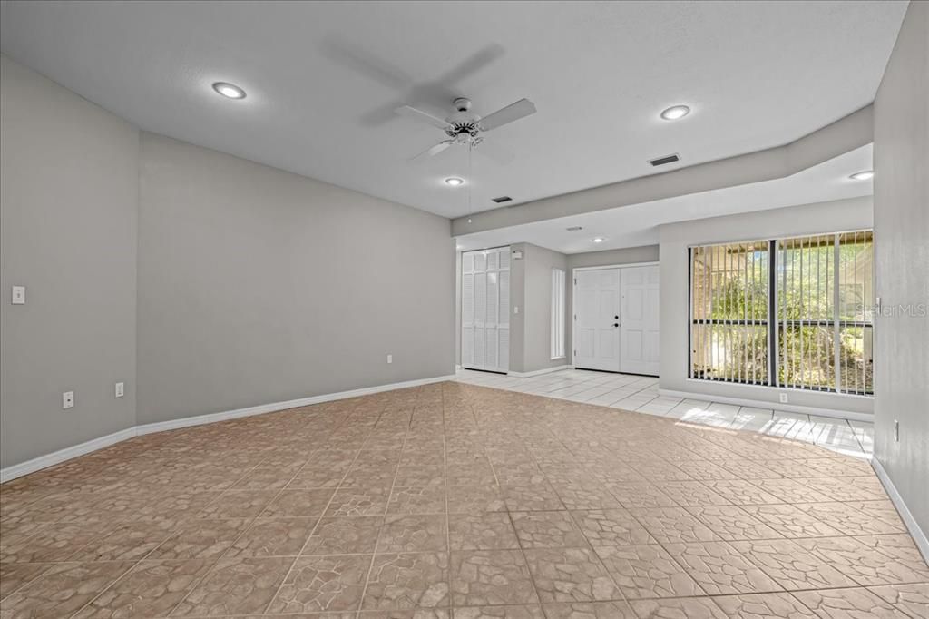 出租: $3,000 (4 贝兹, 3 浴室, 2986 平方英尺)