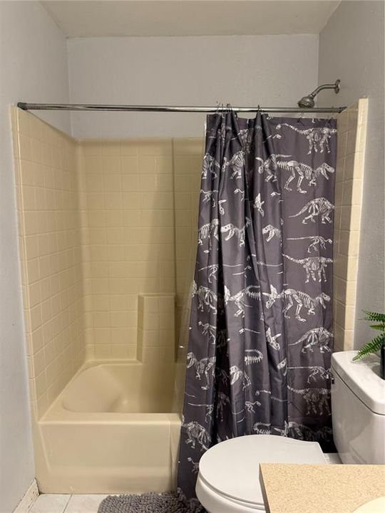 Active With Contract: $237,000 (3 beds, 2 baths, 1413 Square Feet)