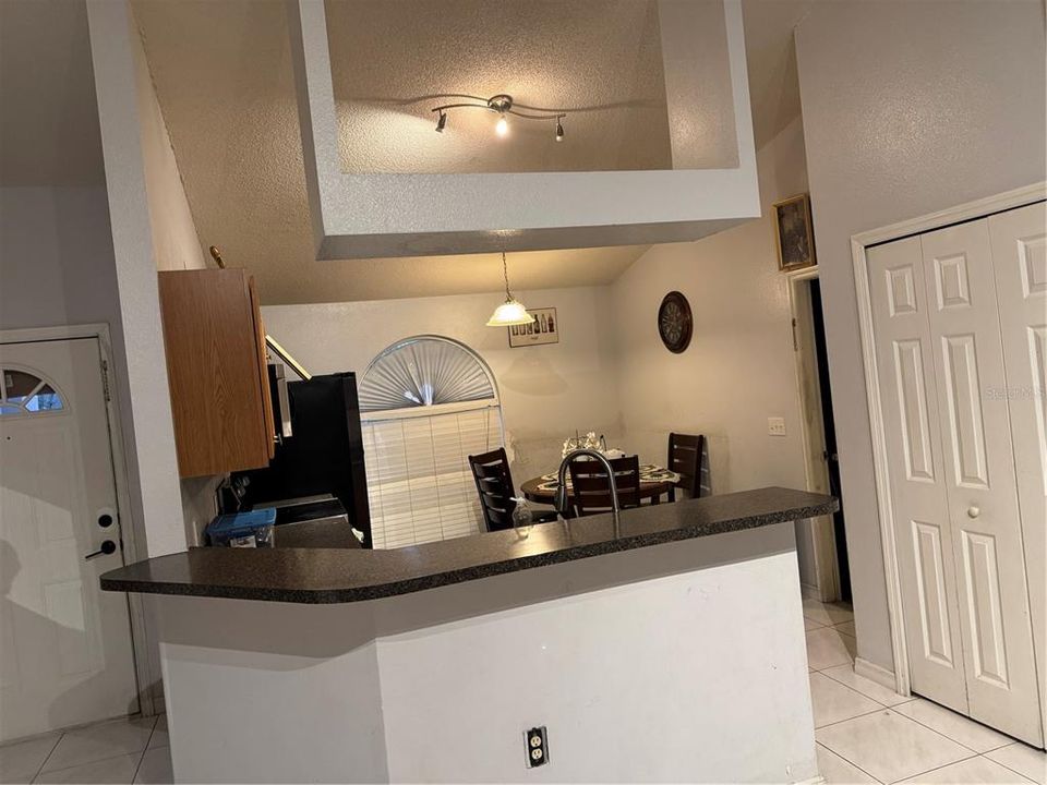 Active With Contract: $237,000 (3 beds, 2 baths, 1413 Square Feet)