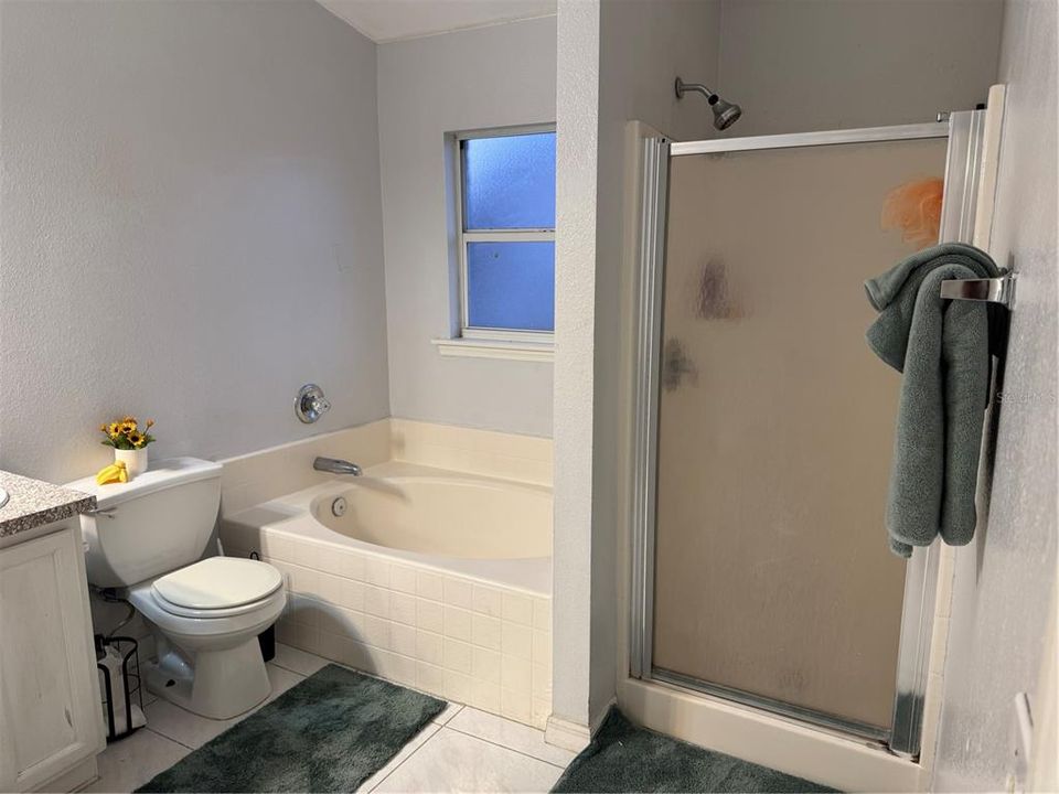 Active With Contract: $237,000 (3 beds, 2 baths, 1413 Square Feet)