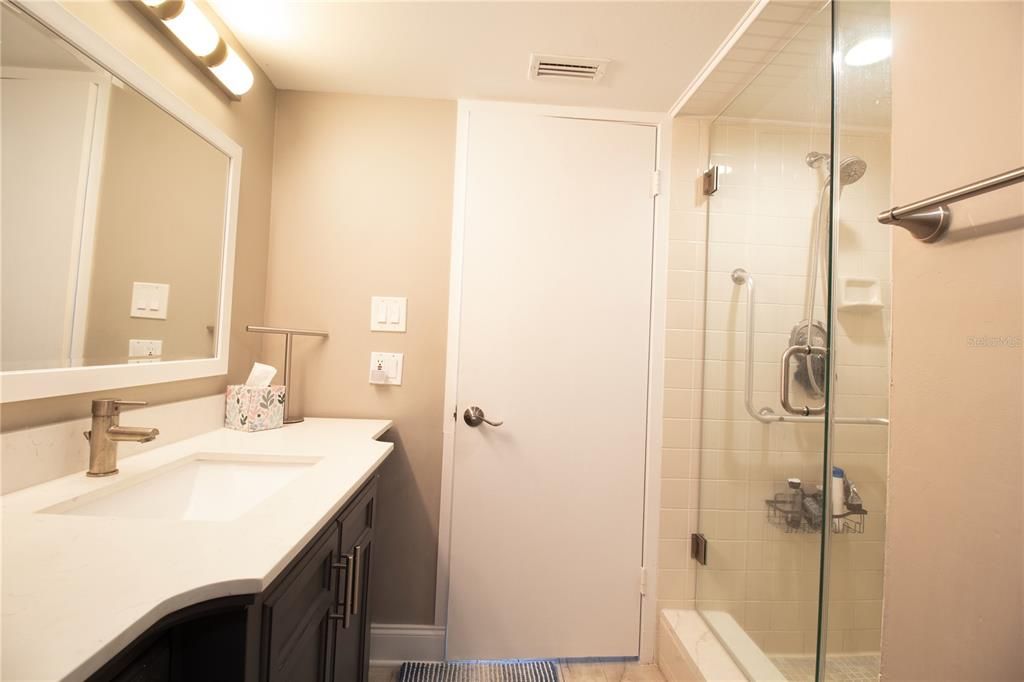 For Sale: $449,000 (2 beds, 2 baths, 1230 Square Feet)