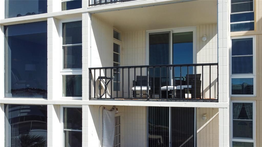 For Sale: $449,000 (2 beds, 2 baths, 1230 Square Feet)