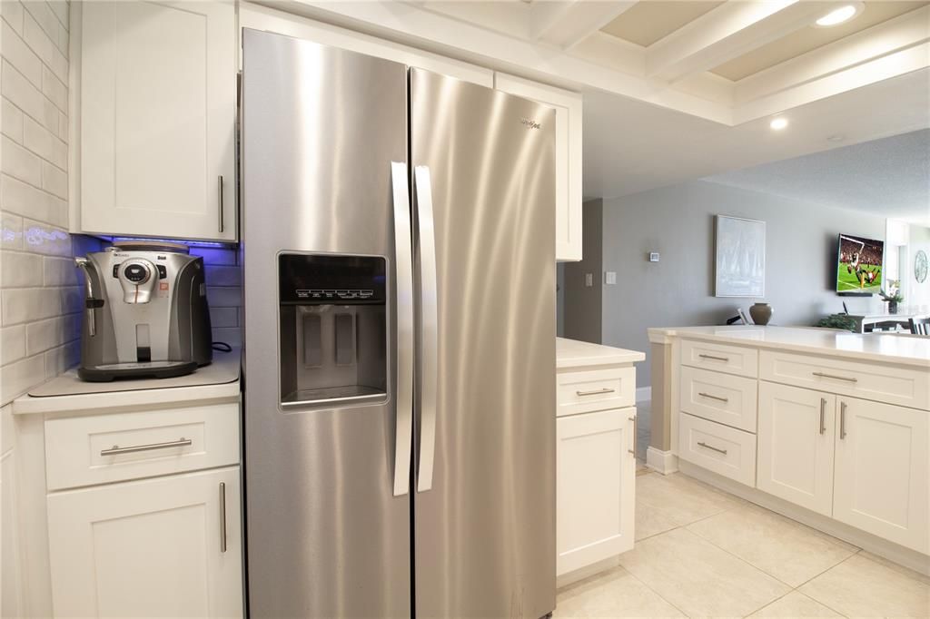 For Sale: $449,000 (2 beds, 2 baths, 1230 Square Feet)